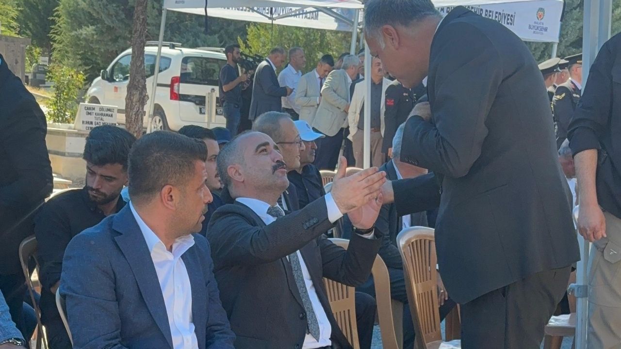 Malatya’da 15 Temmuz Töreninde Protokol Krizi! Ülkü Ocakları Başkanı Önden Arkaya Gönderilmek Istendi (1)