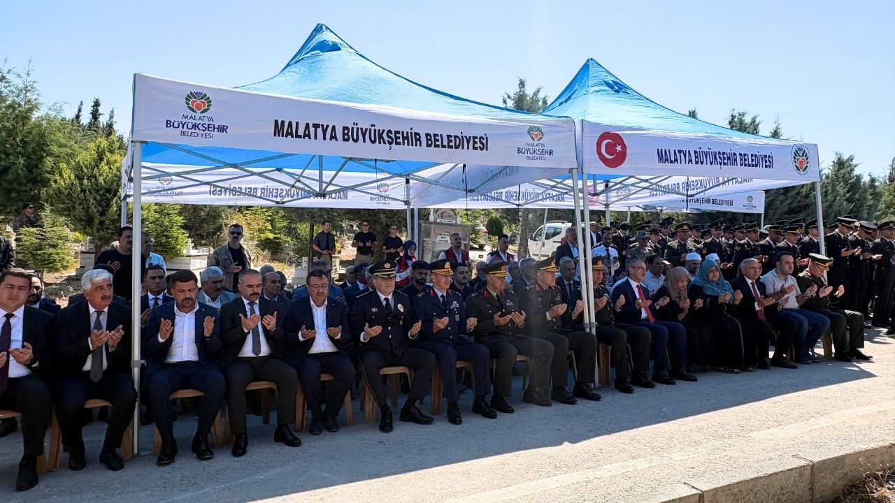 Malatya’da 15 Temmuz Töreninde Protokol Krizi! Ülkü Ocakları Başkanı Önden Arkaya Gönderilmek Istendi (4)