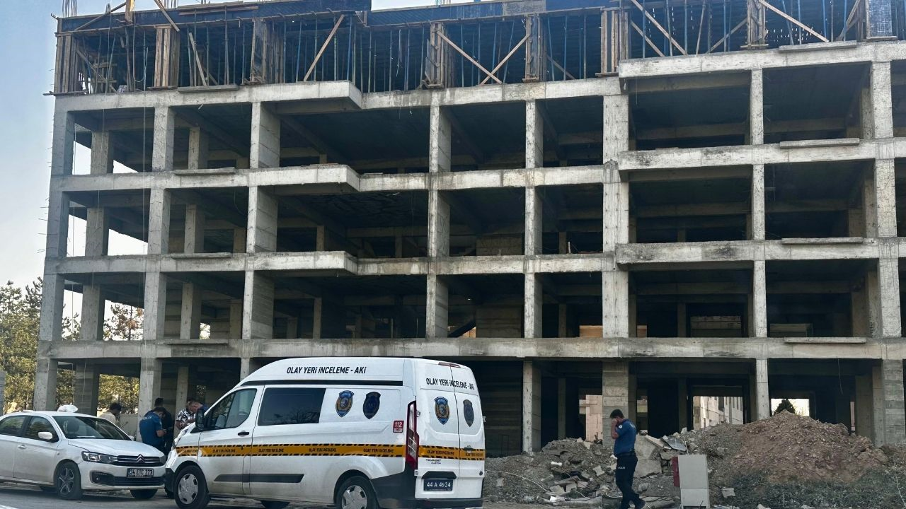Malatya’da 25 Yaşındaki Işçi Yüksekten Düşerek Ağır Yaralandı (1) Malatyahaber