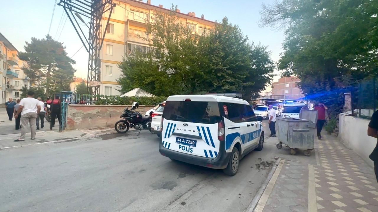 Malatya’da Akraba Kavgası Mahalleyi Savaş Alanına Çevirdi! Polis Biber Gazi Kullandı (2) Malatyahaber