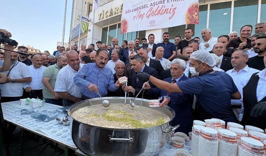 Malatya'da Aşure Programına Damga Vuran Mesajlar Biat Etmeden, Kimseye Boyun Eğmeden (3)