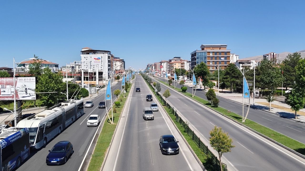 Malatya’da Dev Yatırım Atağı 11,6 Milyar Tl’lik Harcamanın Yarısından Fazlası Ulaştırmaya Gitti (1)
