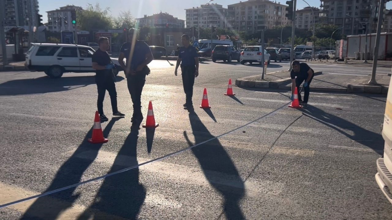Malatya’da Feci Kaza 49 Yaşındaki Kadın Metrelerce Savrulup Hayatını Kaybetti (2) Malatyahaber
