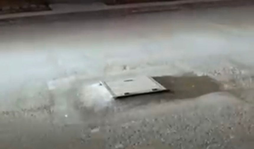 Malatya’da Tepki Çeken Yol Yüksek Logar Kapağı Otomobili Hurdaya Çevirdi (1)