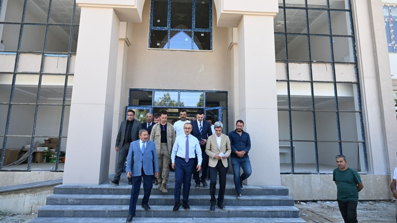 Vali Seddar Yavuz’dan Darende’ye Çıkarma Yatırımlar Ve Deprem Konutları Yerinde Incelendi (5) Malatyahaber
