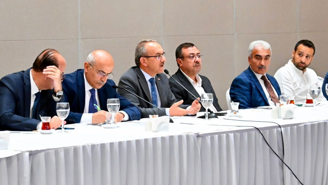 Vali Yavuz’dan Iş Dünyasına Çağrı Malatyaspor’u Hak Ettiği Yere Taşıyalım (2) Malatyahaber