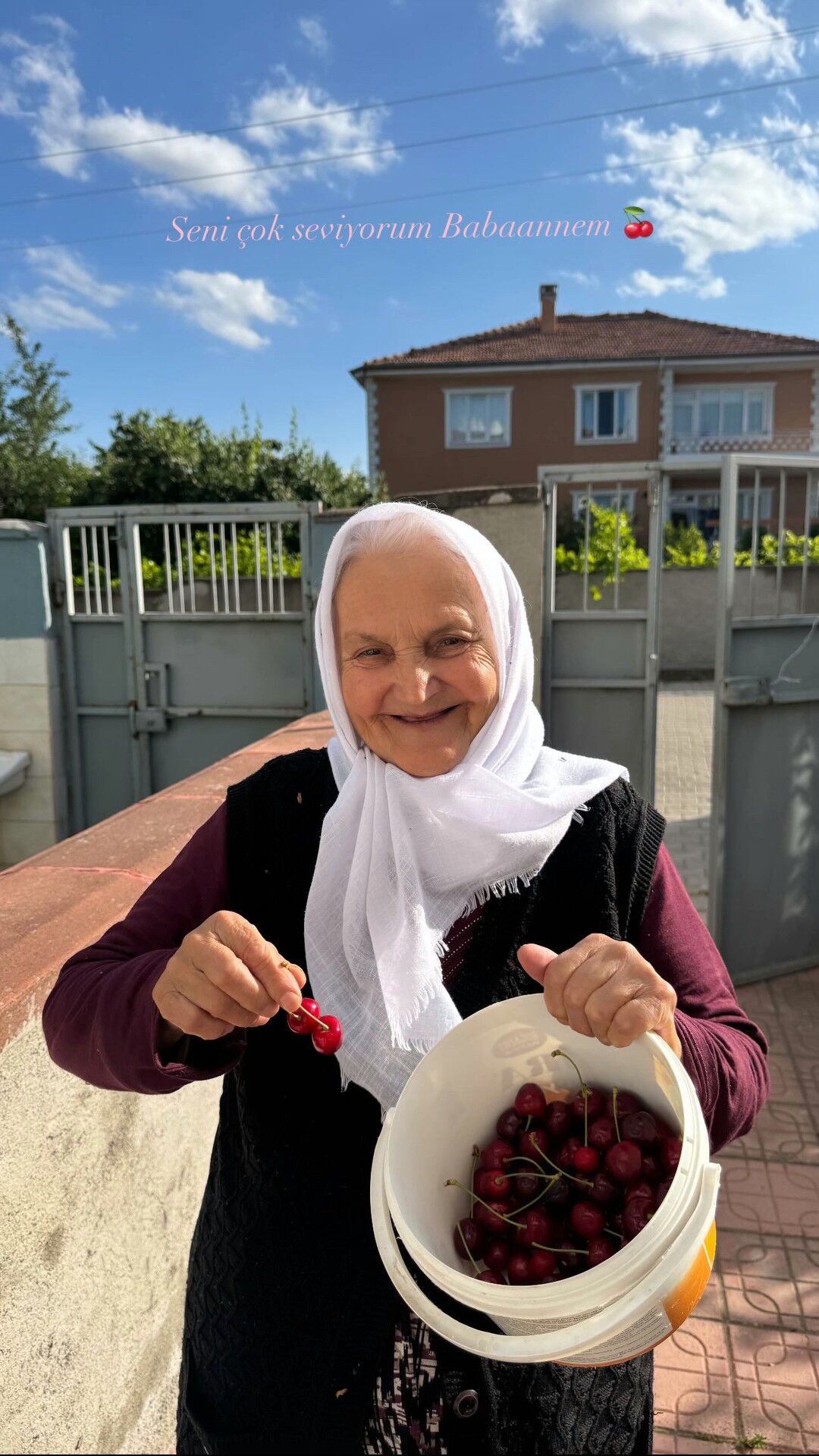 Yağmur Yüksel Ve Babannesi 2