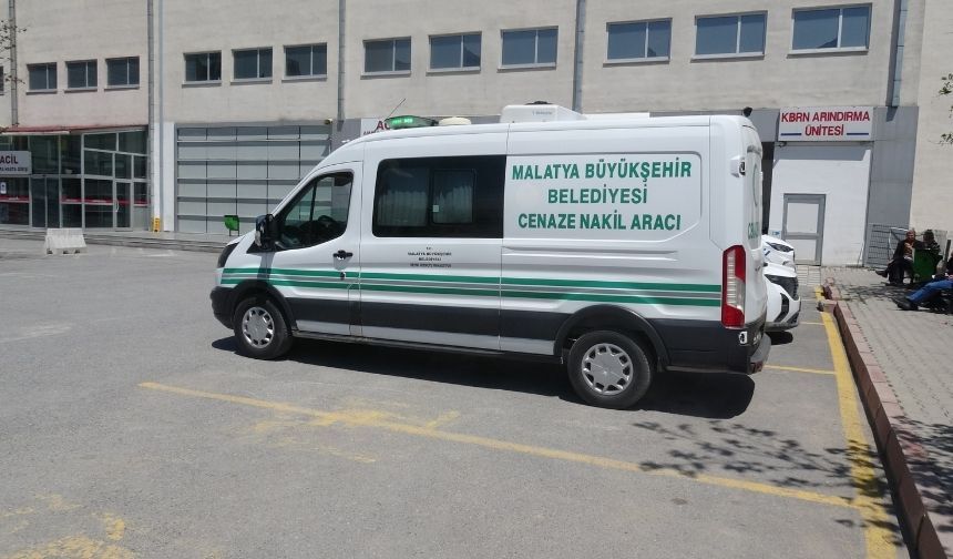 Akçadağ'da Traktör Şarampole Devrildi Şefik Önal Hayatını Kaybetti (1)