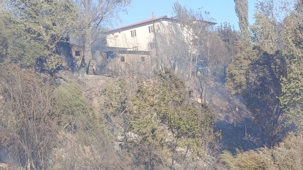 Darende’deki Yangın Kontrol Altına Alındı Vali Yavuz Bilançoyu Açıkladı (4) Malatyahaber
