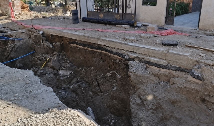 Gündüzbey’de Bir Aydır Kapatılmayan Çukur Çileye Dönüştü (3)