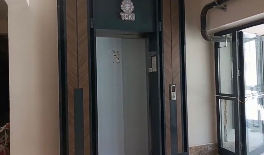 Malatya Bahçebaşı Toki̇’de Depremzedelerin Çilesi Bitmiyoryol Bozuldu, Asansörler Aylardır Çalışmıyor (2)