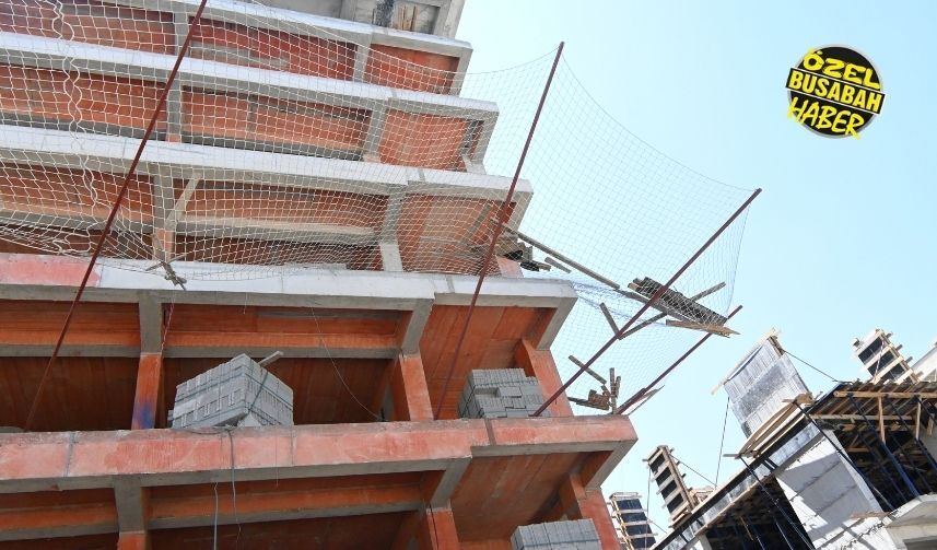 Malatya’da Inşaat Güvenliği Alarm Veriyor Vatandaş Ve Uzmanlar Tedbirsizlikten Şikâyetçi! (10)
