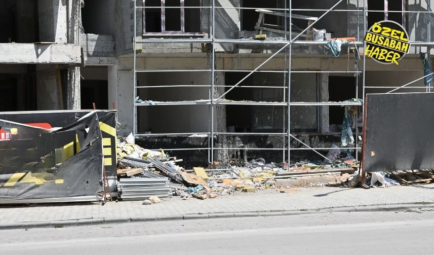 Malatya’da Inşaat Güvenliği Alarm Veriyor Vatandaş Ve Uzmanlar Tedbirsizlikten Şikâyetçi! (11)