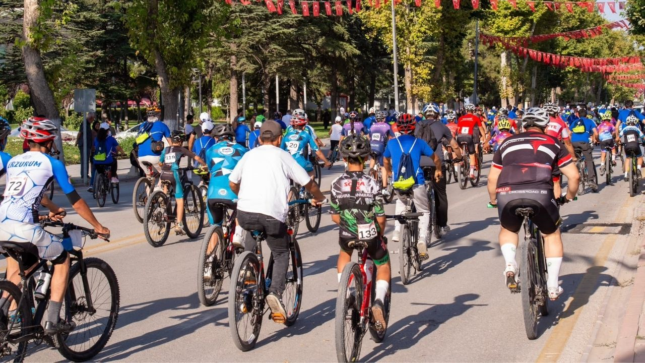Malatya’da Pedal Sesleri Uluslararası Beydağı Dağ Bisikleti Yarışı Kortejle Başladı (2) Malatyahaber