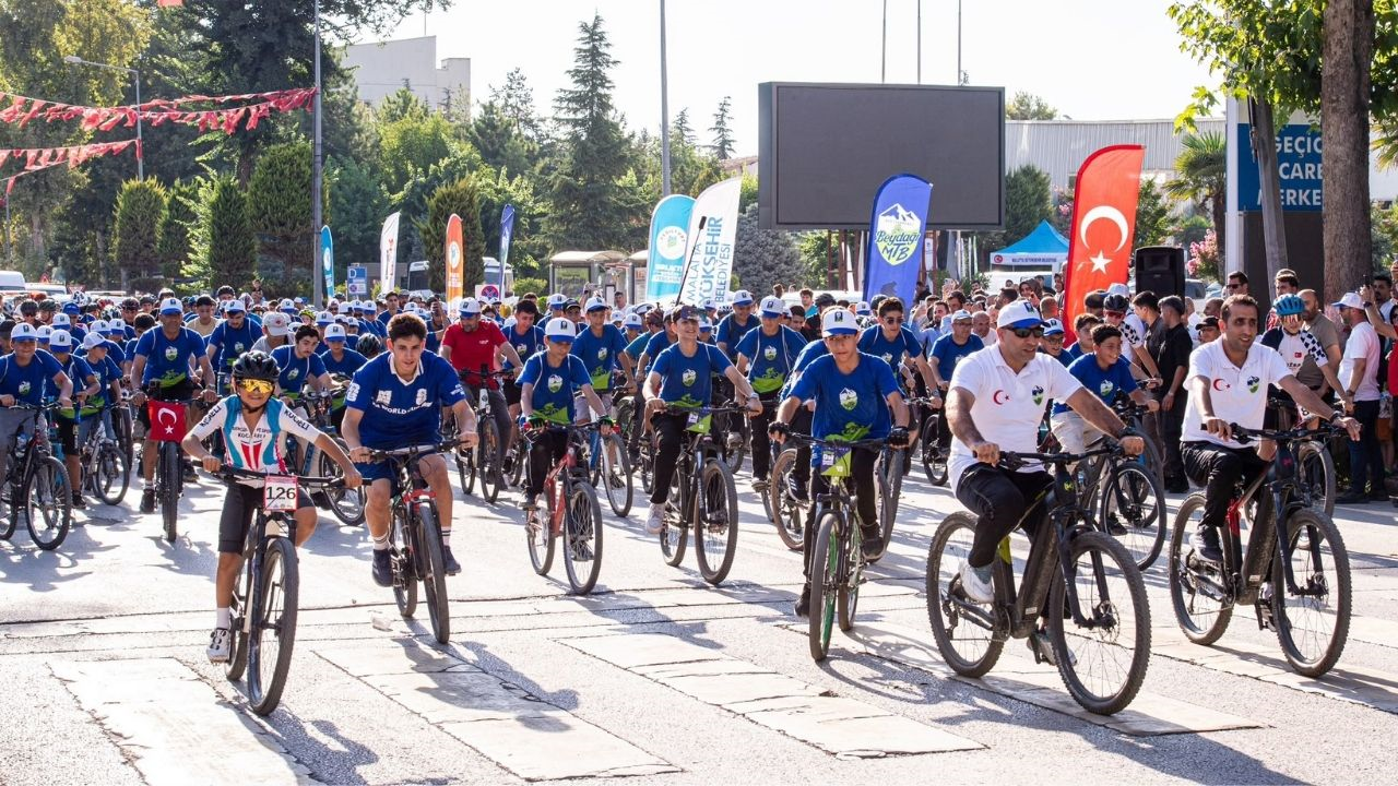 Malatya’da Pedal Sesleri Uluslararası Beydağı Dağ Bisikleti Yarışı Kortejle Başladı (3) Malatyahaber