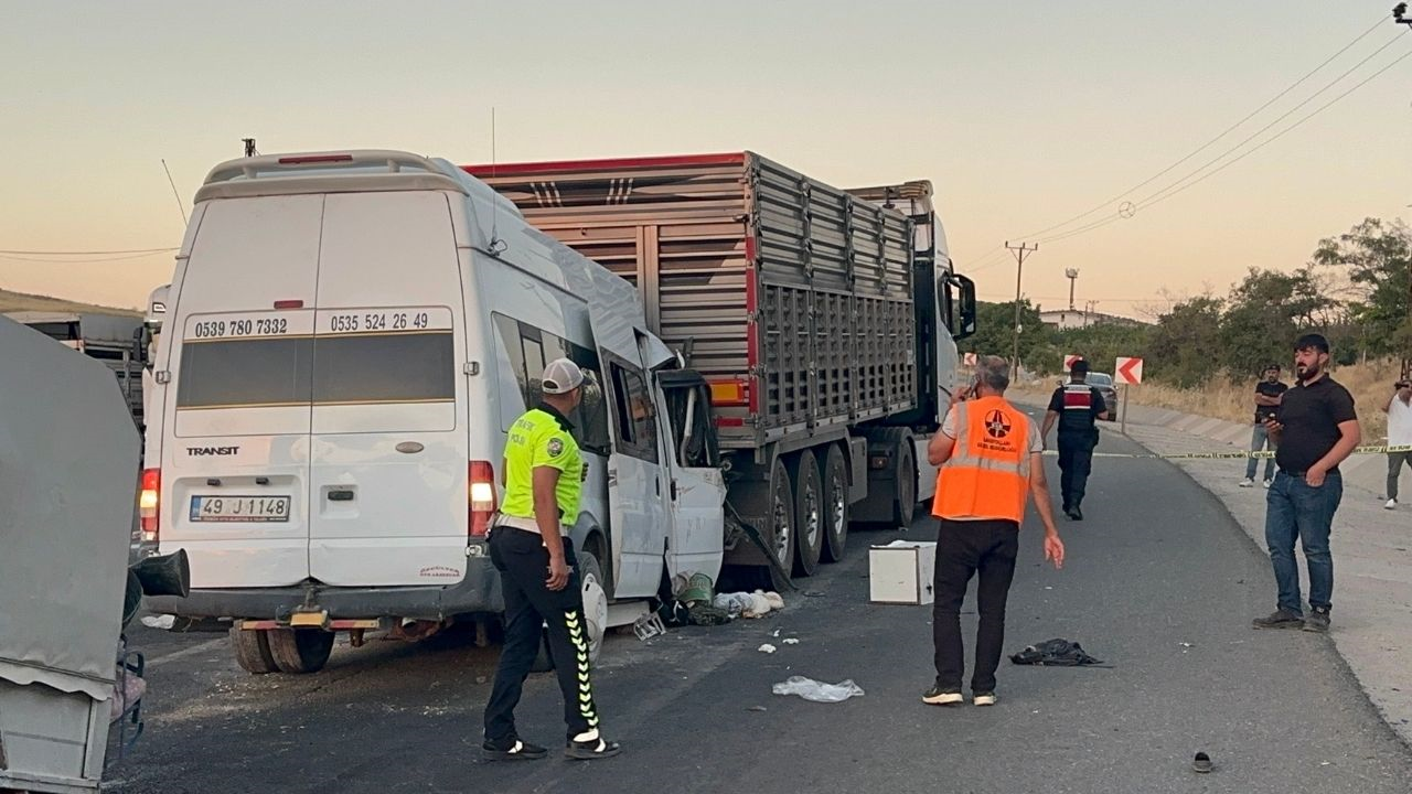 Malatya'da Tarım Işçilerini Taşıyan Minibüs Kazasında Son Gelişme 3’Ü Ağır 19 Yaralı! (2) Malatyahaber