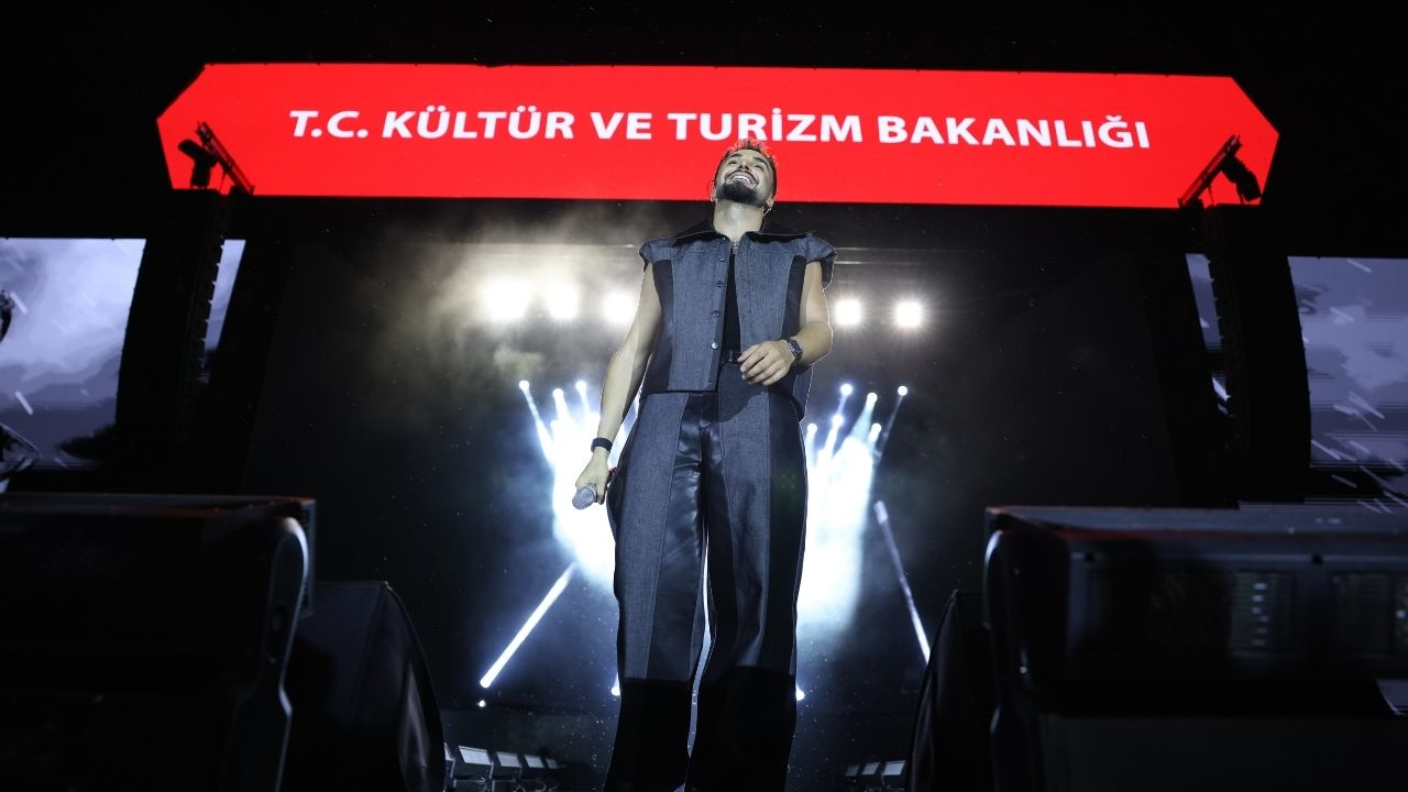 Sefo Konserinde Adım Atacak Yer Yoktu! Malatya’da Büyük Final Bugün (2) Malatyahaber