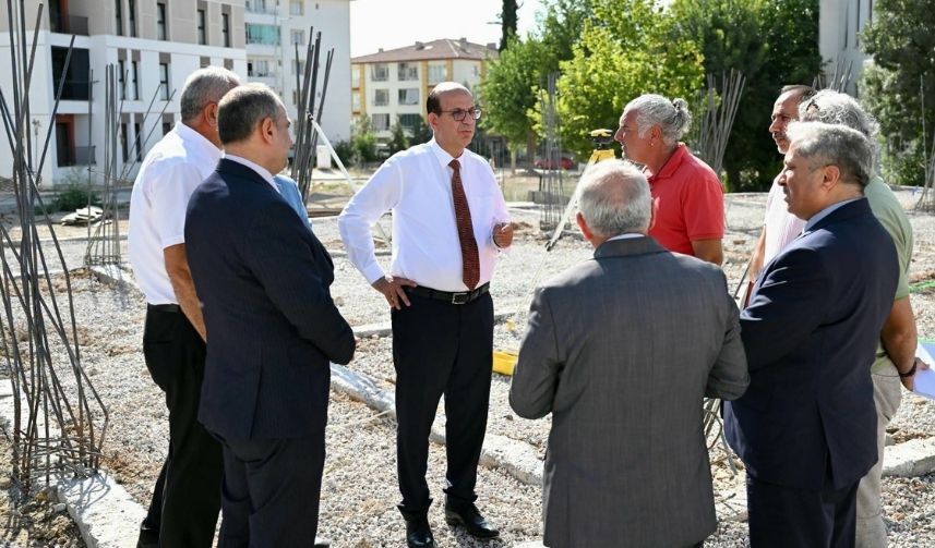 Yeşilyurt’a 4 Yeni Taziye Evi Başkan Geçit Çalışmaları Yerinde Inceledi (4)