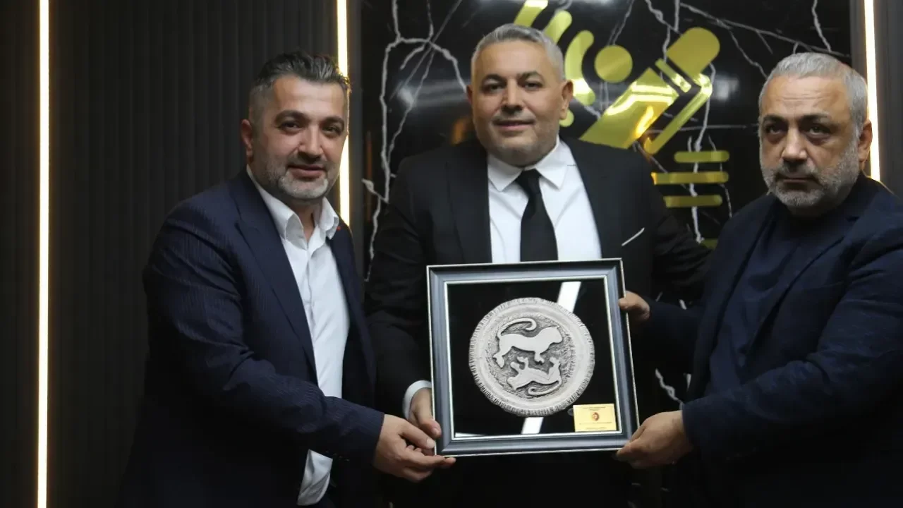 MTSO Başkanı Sadıkoğlu’ndan Duruş Medya’ya ziyaret