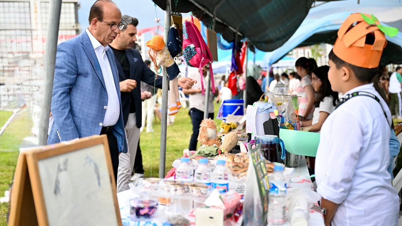 Malatya'da minik girişimcilerden yürek ısıtan hare
