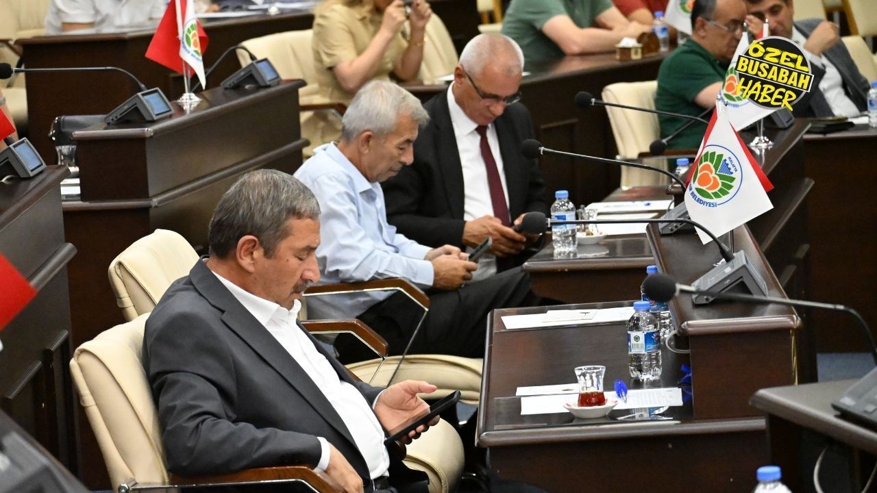 Malatya’da vekalet kimlerin elinde? Mecliste "telefon" ciddiyetsizliği!