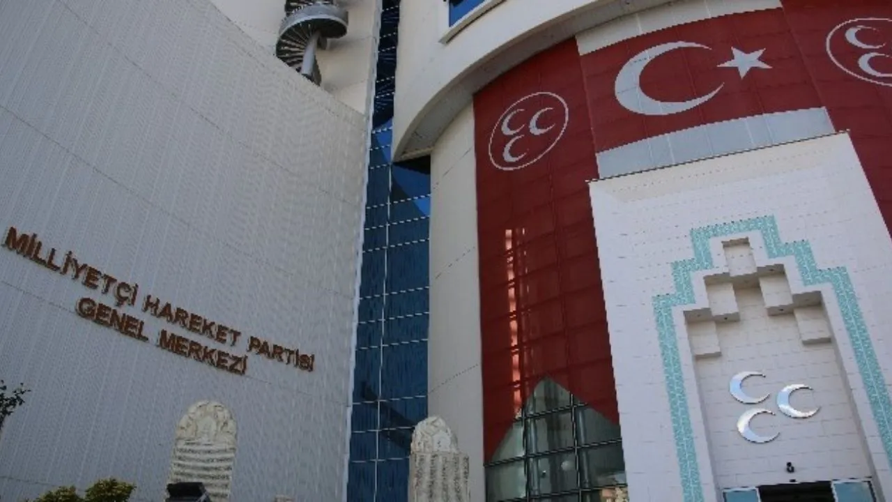 MHP o ilde tüm teşkilatı feshetti