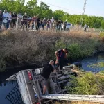 Dilek’te otomobil kanala uçtu, vatandaşlar seferber oldu!