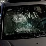 Malatya’da tepki çeken yol: Yüksek logar kapağı otomobili hurdaya çevirdi