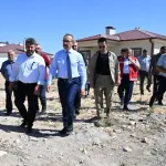 Vali Seddar Yavuz’dan Darende’ye çıkarma: Yatırımlar ve deprem konutları yerinde incelendi