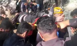 Hatay'da freni patlayan kamyon güvenlik kulübesine düştü | 1 ölü, 1 yaralı