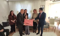 Pazarda alışveriş yaparken şehit edilen askerin kızına doğum günü sürprizi