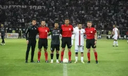 Elazığspor - Vanspor FK maçında skandal! Hakemin kafası yarıldı