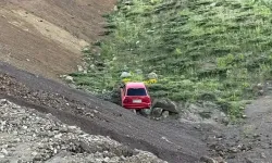 Adıyaman’da otomobil şarampole yuvarlandı