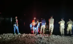 Elazığ’da nehre giren şahıs akıntıya kapıldı