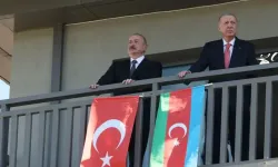 Cumhurbaşkanı Erdoğan ve Aliyev'den depremzede aileye ziyaret