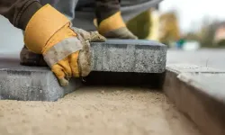 BELEDİYEMİZ SORUMLULUK ALANI İÇERİSİNDE BULUNAN MAHALLELERDE YOL VE KALDIRIM ÇALIŞMALARINDA KULLANILMAK ÜZERE BETON PARKE TAŞI VE BETON BORDÜR ALIMI