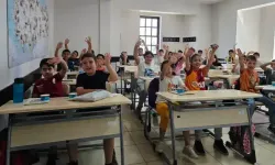 Öğrenciler hem öğreniyor hem eğleniyor