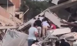 Balıkesir’de çöken binanın altından bir kişi kurtarıldı