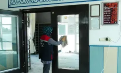 Düzce’de camiler köşe bucak temizleniyor