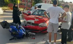 İnönü Caddesi’nde otomobil ile motosiklet çarpıştı