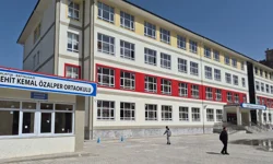 13. saniyede yıkılan hayatlar… Bir anne o acıyı 3 bin kitapla ayağa kaldırdı