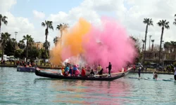 Adana’da Portakal Çiçeği Karnavalı’nda renkli su korteji coşkusu
