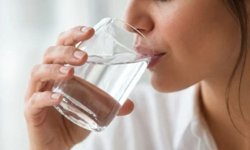 Fark edilmeden yapılan o hata erken yaşlandırıyor