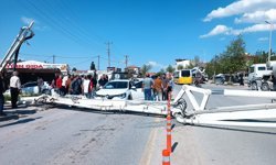 Battalgazi'de facianın eşiğinden dönüldü! Beton pompası caddeye devrildi
