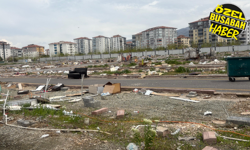 Boşaltılan alana akın ettiler: Gider borularına kadar söküldü