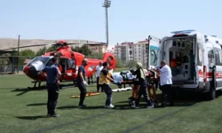 Dakikalarla yarış: Darende’de helikopter genç hasta için havalandı