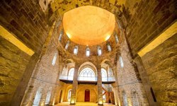 Malatya'nın göbeğinde 131 yıllık yapı: Kubbedeki 'El ele tutuşan kadınlar' kim?