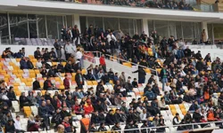 Tribün taştı, fatura kulübe kesildi: Yeşilyurtspor’a çifte ceza