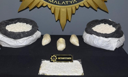 Şeker çuvallarının içinden 3 kilo uyuşturucu çıktı