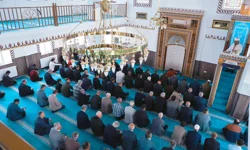 Yaka Mahallesi’nde Gökyüzü Camii ibadete açıldı